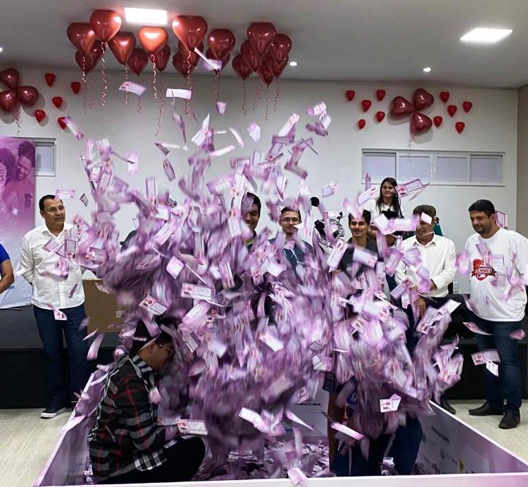 CDL Lucas realiza segundo sorteio da promoção Amor em Dobro CDL Lucas realiza segundo sorteio da promoção Amor em Dobro
