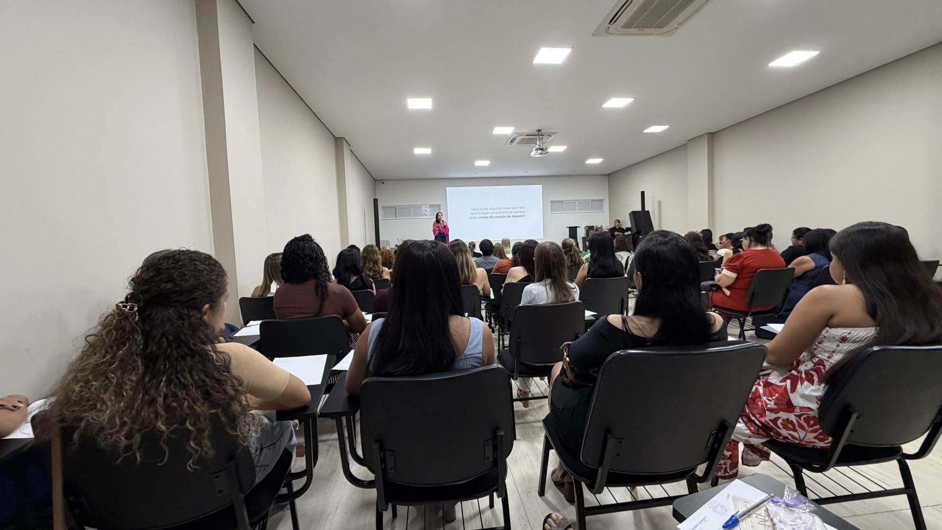 CDL Mulher promove encontro sobre autoconhecimento e fortalecimento feminino CDL Mulher promove encontro sobre autoconhecimento e fortalecimento feminino